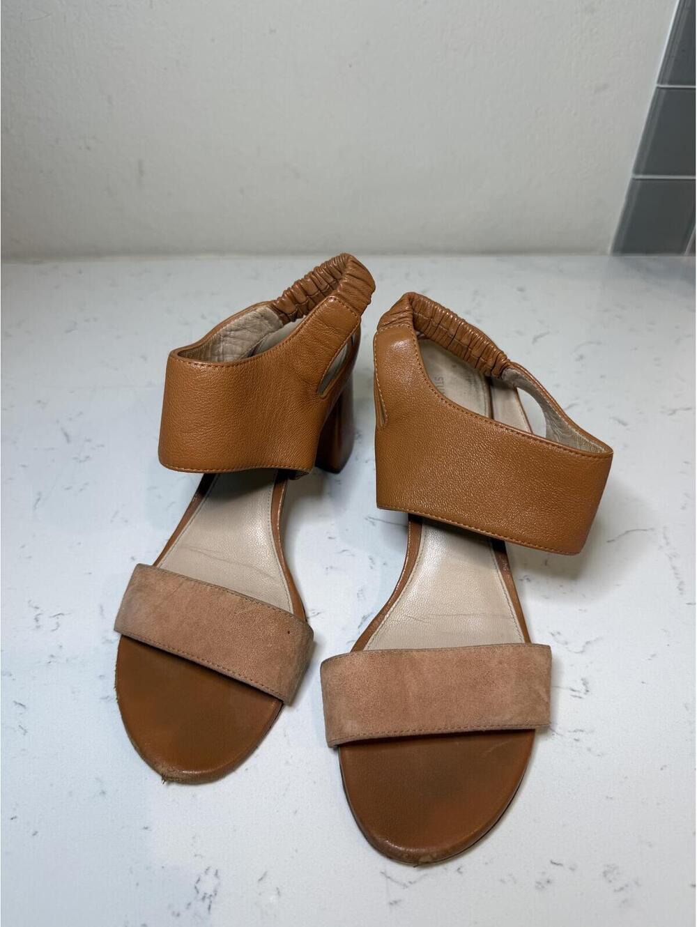 Stuart Weitzman Erica Block Heel Sandals – Tan Leather & Suede – Size 8